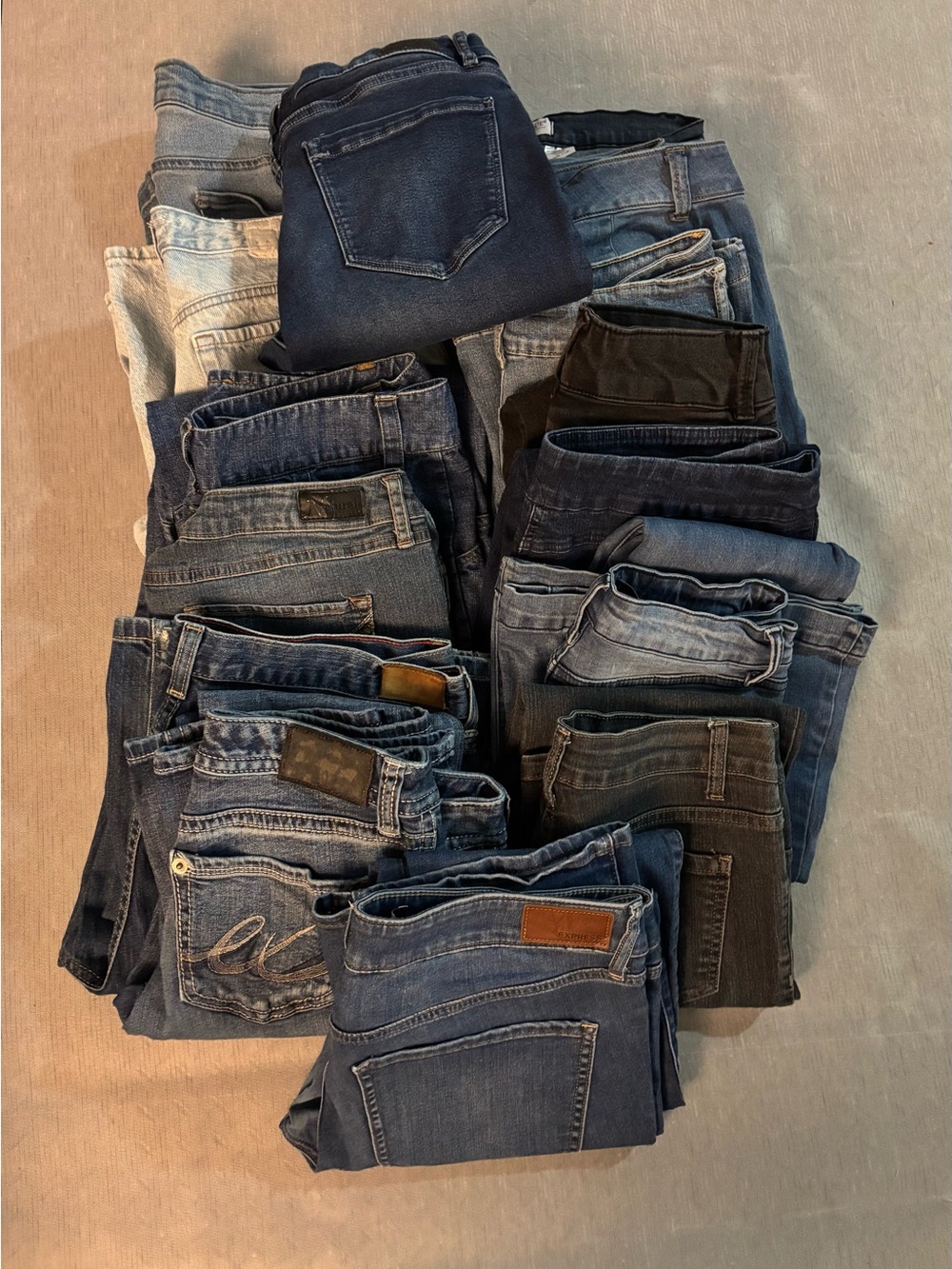 Bundle of 7 of pre- owned Jeans